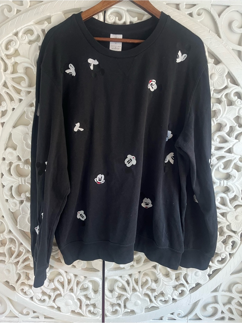 Disney Store Mickey Mouse Embroidered Crewneck Sweatshirt Black XL Oversized